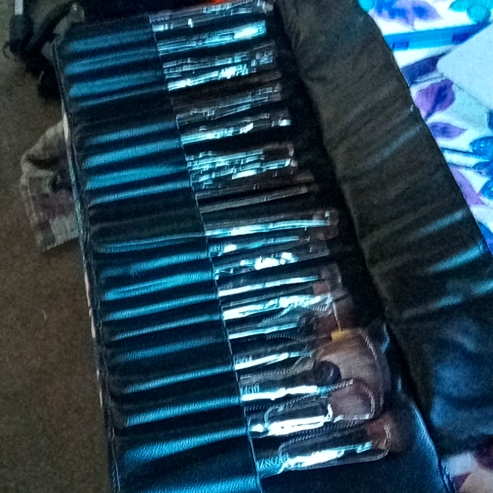 24 expensive bush set brand new still wrapped